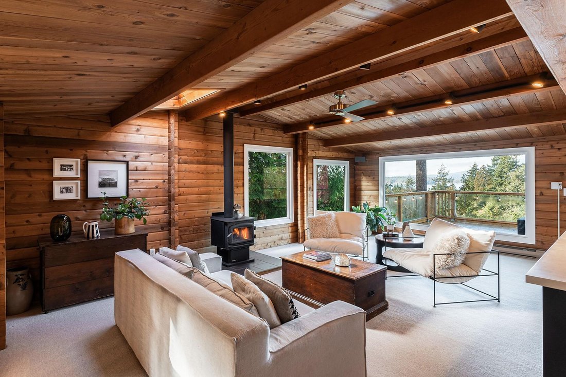 House in Bowen Island, British Columbia, Canada 2 - 18738258