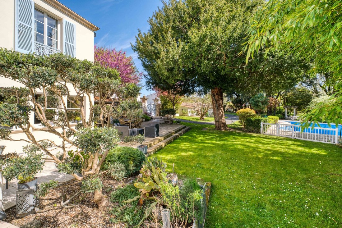 House in Bourg, Aytre, France 2 - 17626372