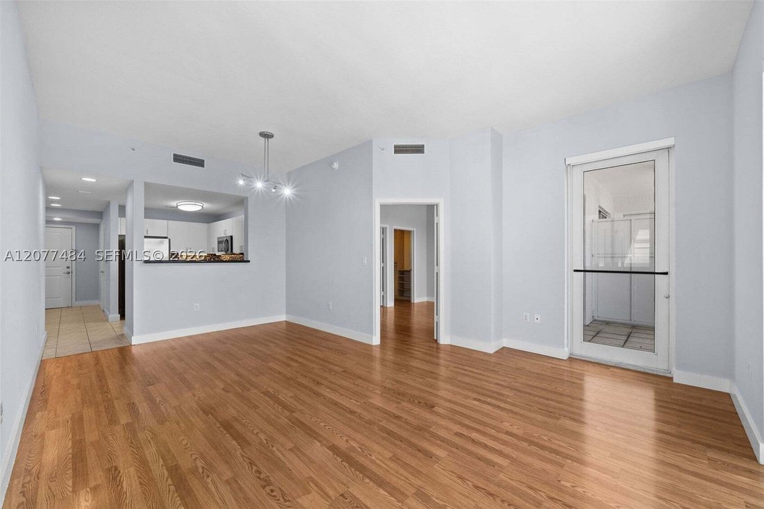 Condo in Coral Gables, Florida, United States 3 - 18736226