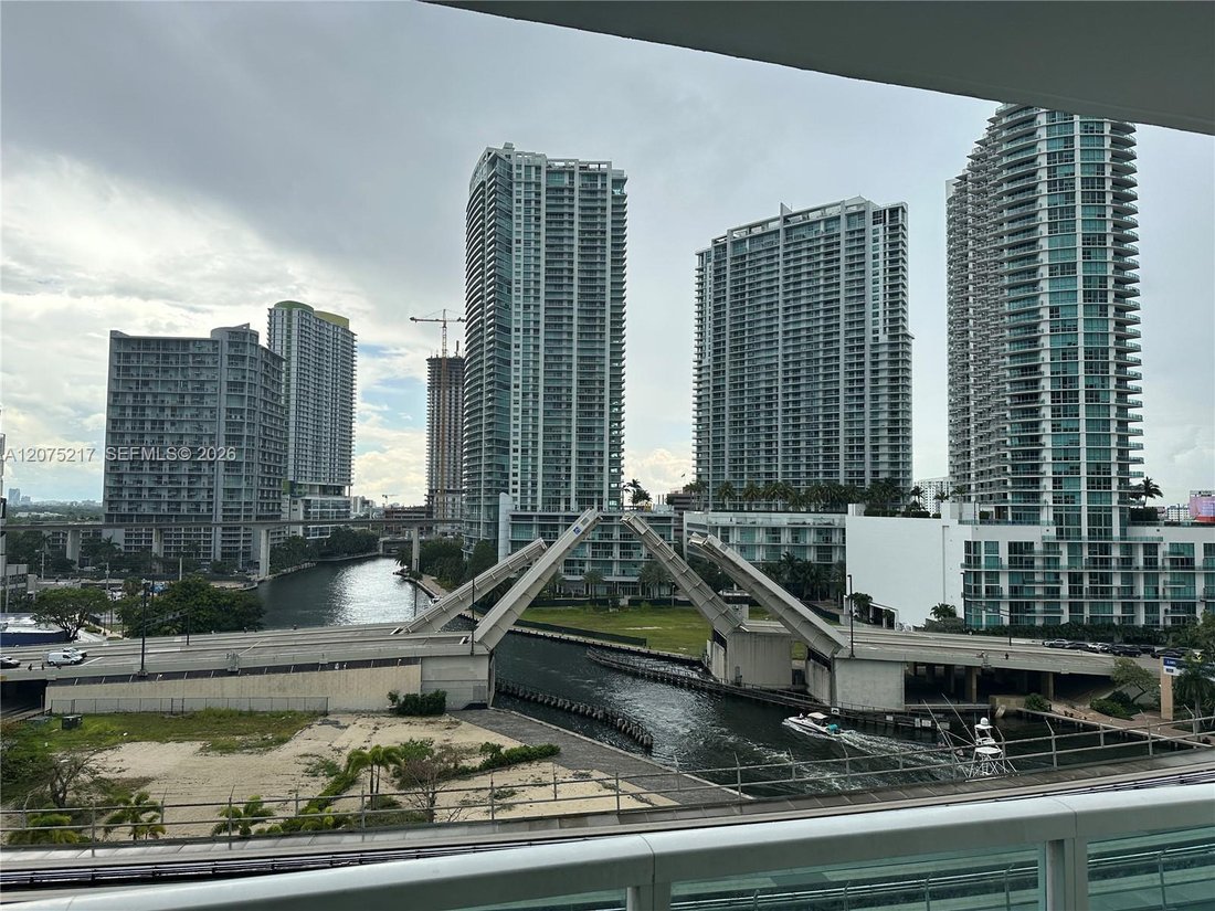 Condo in Miami, Florida, United States 1 - 18736631