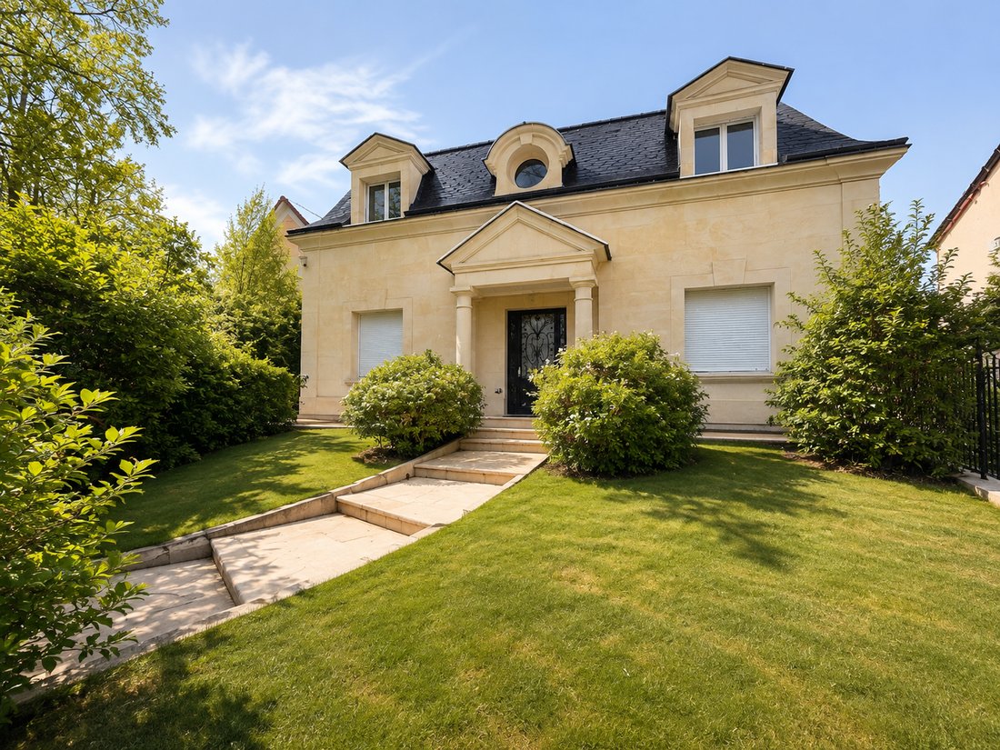 Maison à Centre Ville, Rueil-Malmaison, France 1 - 16091364