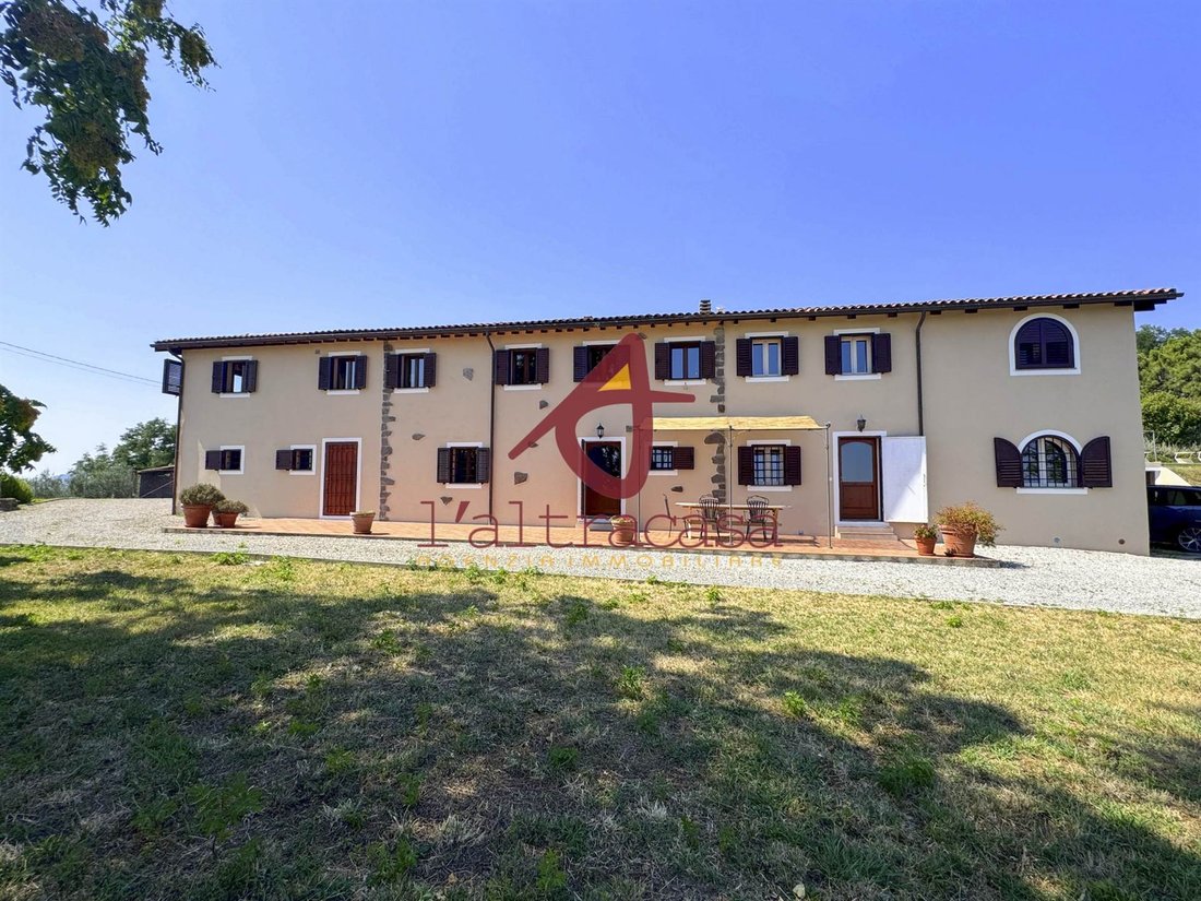 Maisons de campagne à Uzzano, Toscane, Italie 1 - 18737074