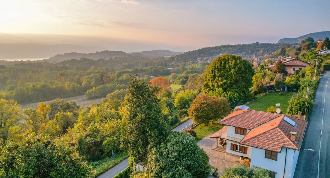 Casa en Besozzo, Lombardía, Italia 1 - 18733066
