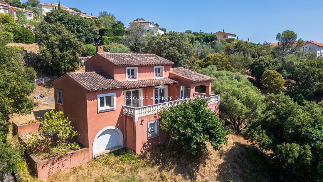 Villa en Le Dramont-Agay-Anthéor-Le Trayas, Saint-Raphaël, Francia 1 - 18734082