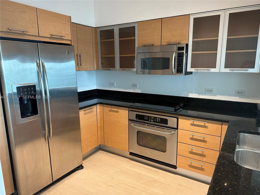 Condo in Miami, Florida, United States 4 - 18736631