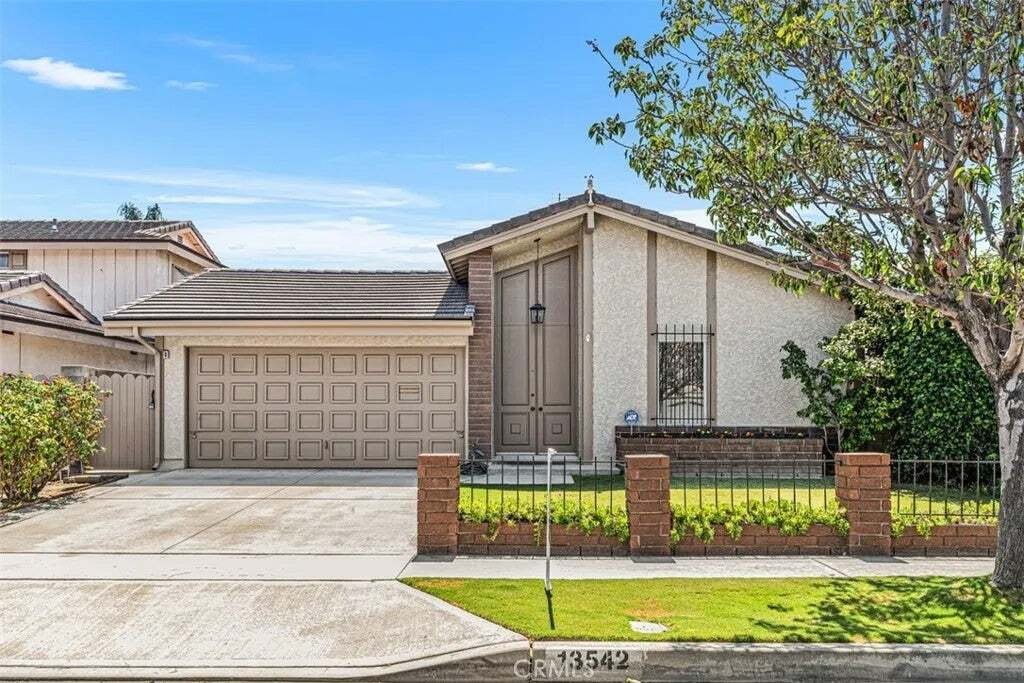 Casa a Cerritos, California, Stati Uniti 1 - 18736048