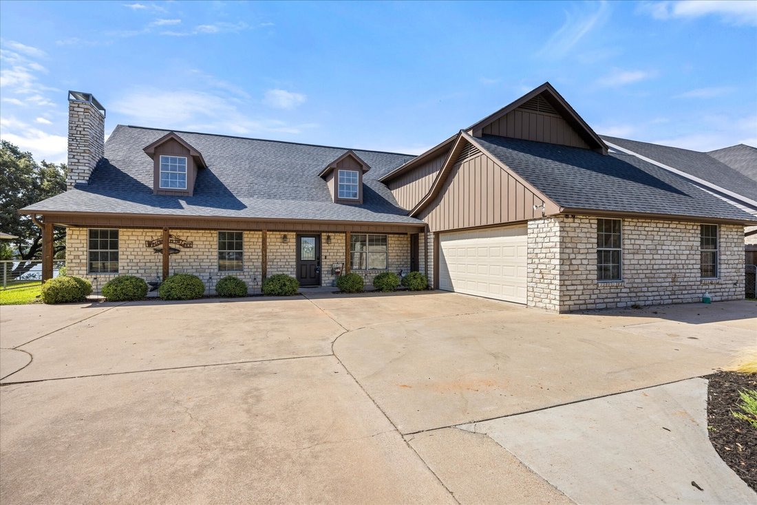 House in Granbury, Texas, United States 2 - 18735440