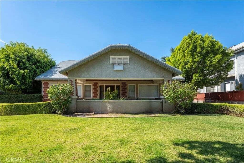 Autres à Alhambra, Californie, États-Unis 1 - 18736071