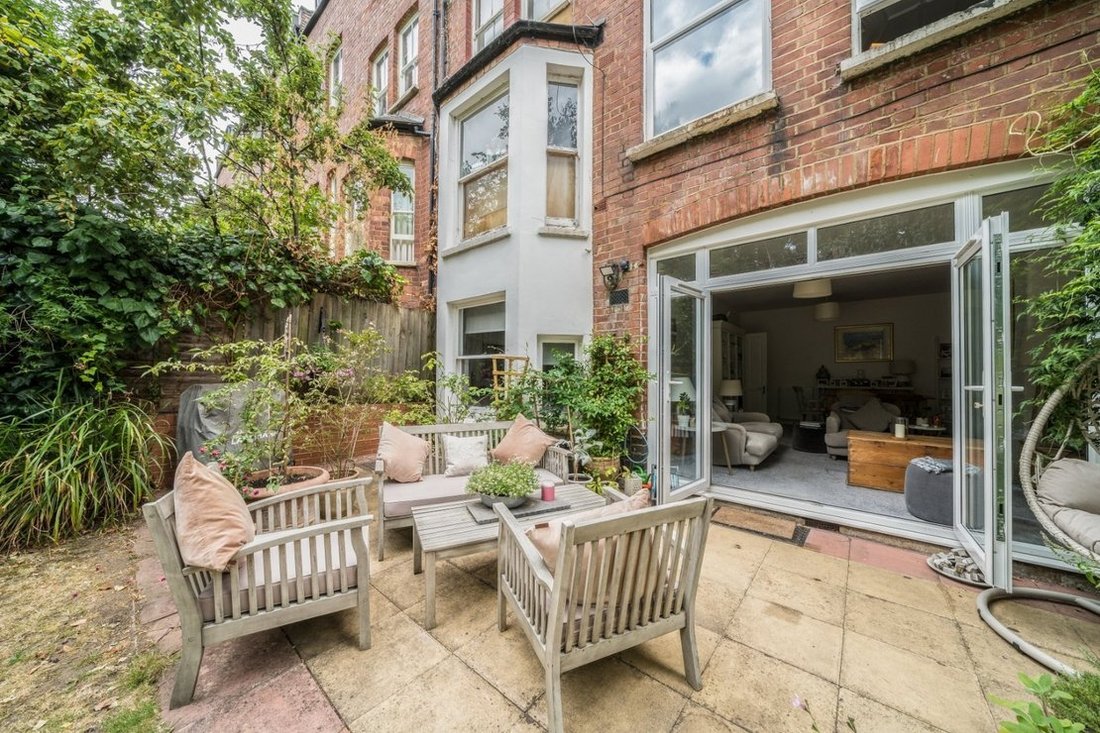 Apartment in Holly Village, Haringey, England 1 - 18735175