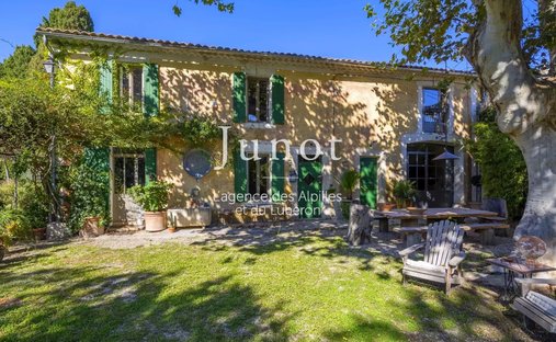 House in Saint-Rémy-de-Provence, Provence-Alpes-Côte d'Azur, France 1