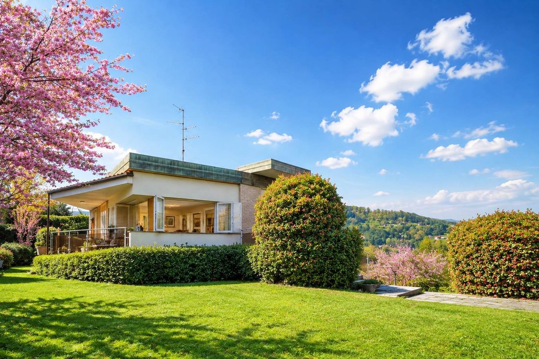 Villa in Arona, Piedmont, Italy 5 - 18737115