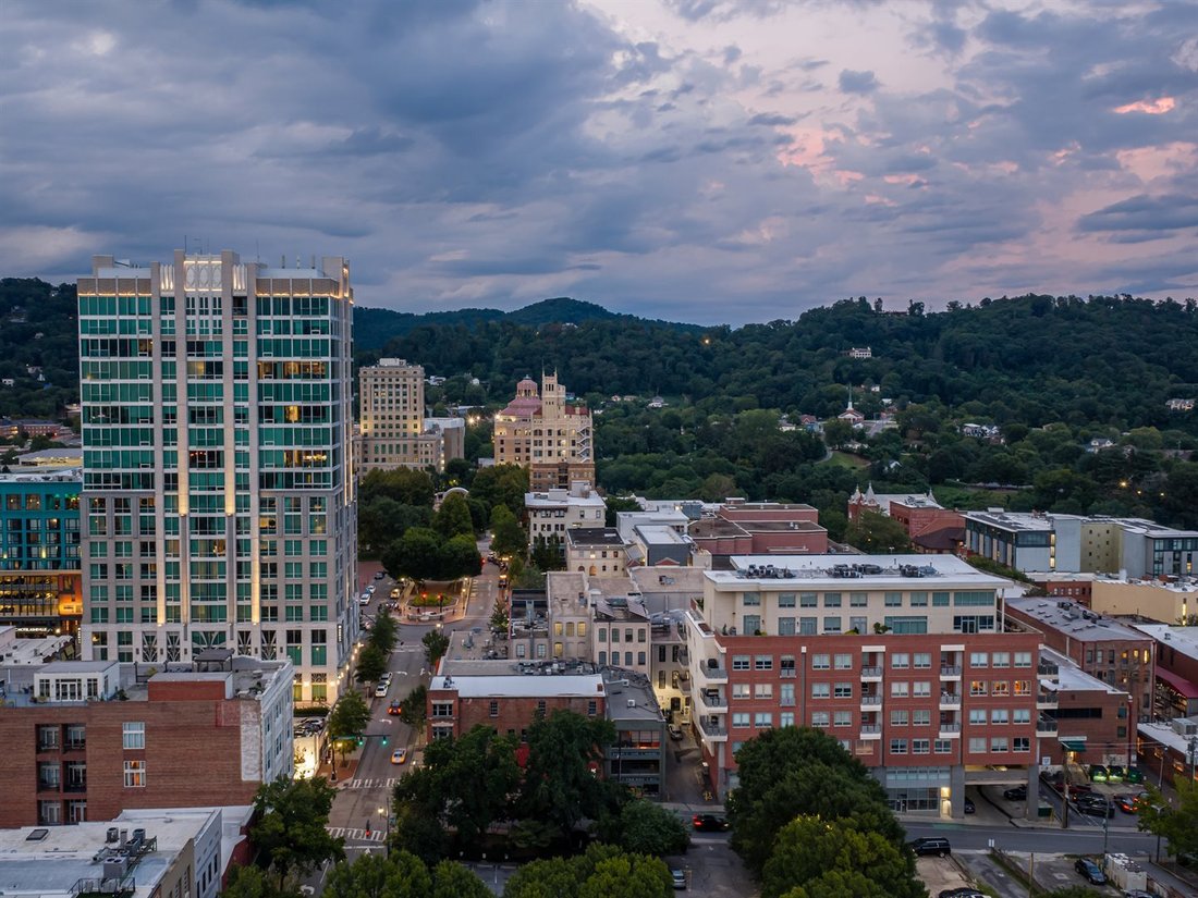 Casa en Asheville, Carolina del Norte, Estados Unidos 1 - 18738052