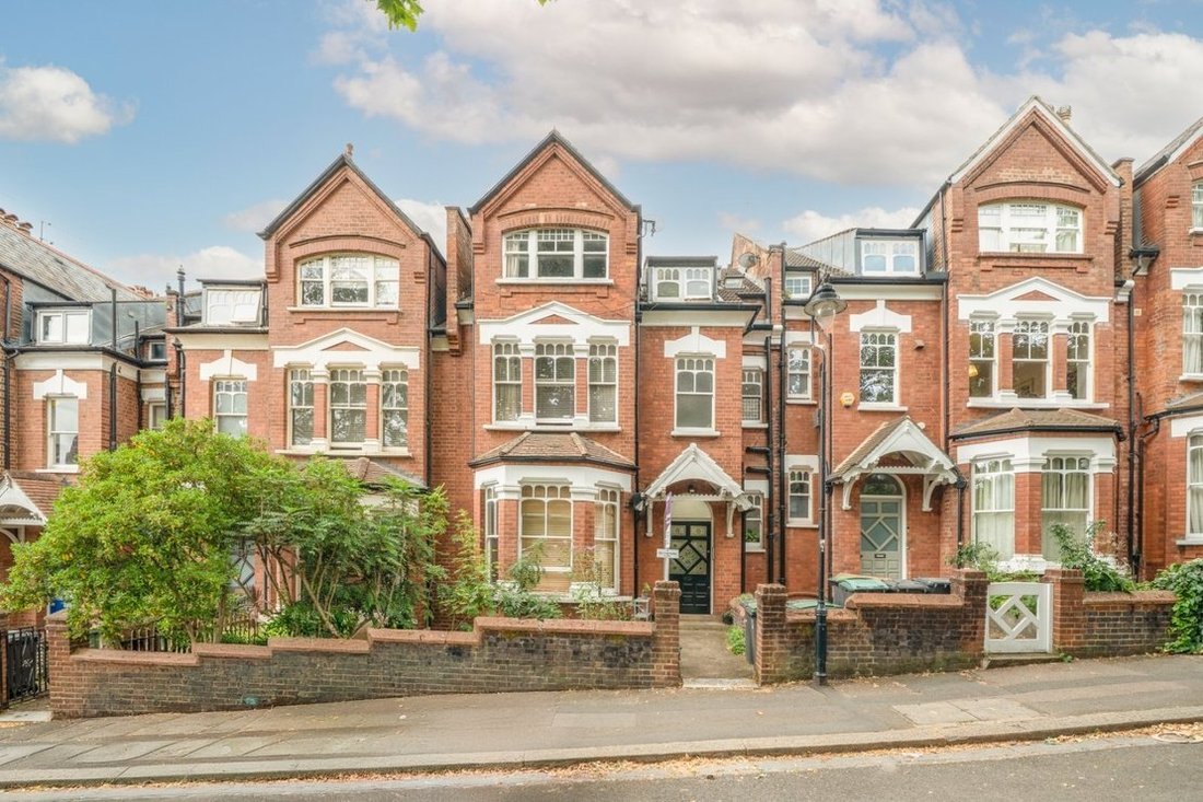 Apartment in Holly Village, Haringey, England 2 - 18735175