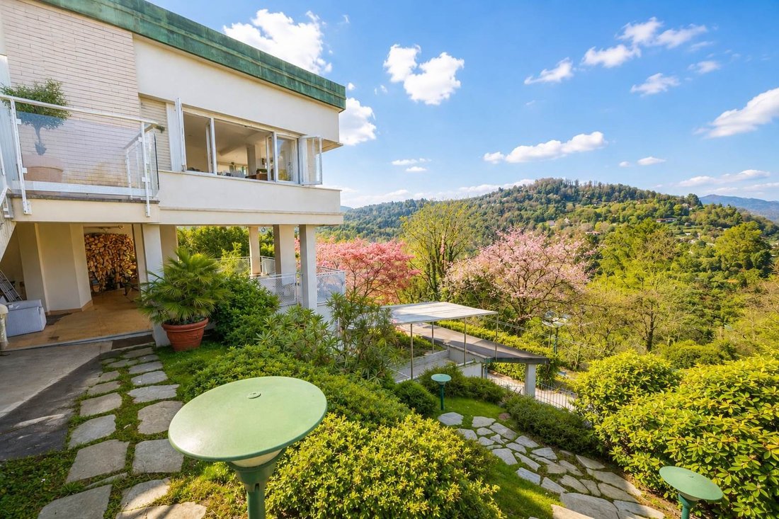 Villa in Arona, Piedmont, Italy 2 - 18737115