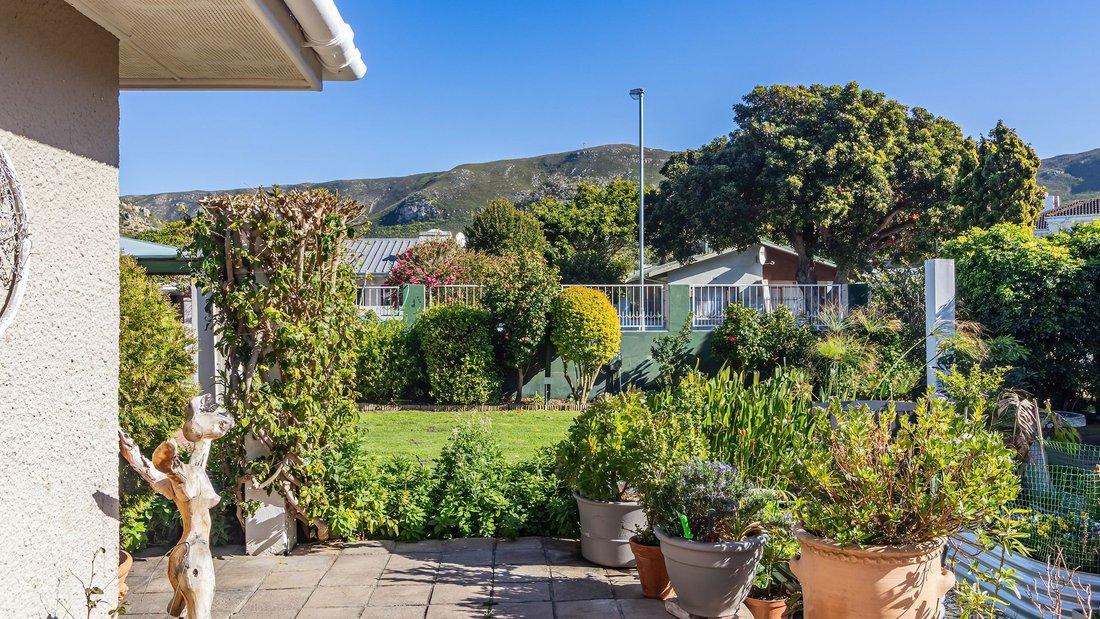 House in Overstrand Local Municipality, Western Cape, South Africa 5 - 18734087
