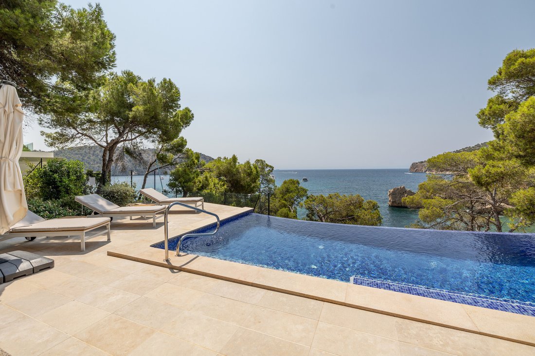 Villa en Andrach, Islas Baleares, España 1 - 18733286