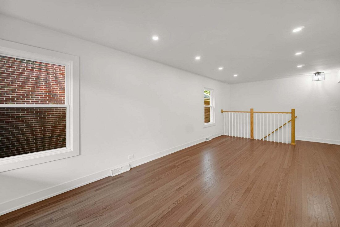 House in Skokie, Illinois, United States 3 - 18732645