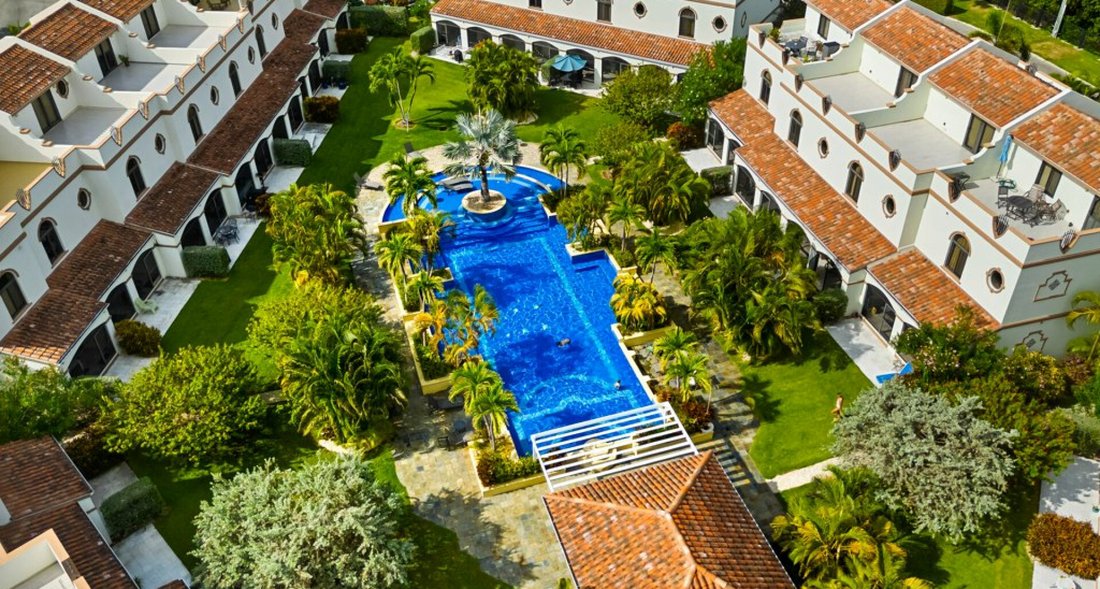 Apartment in George Town, George Town, Cayman Islands 2 - 18736207
