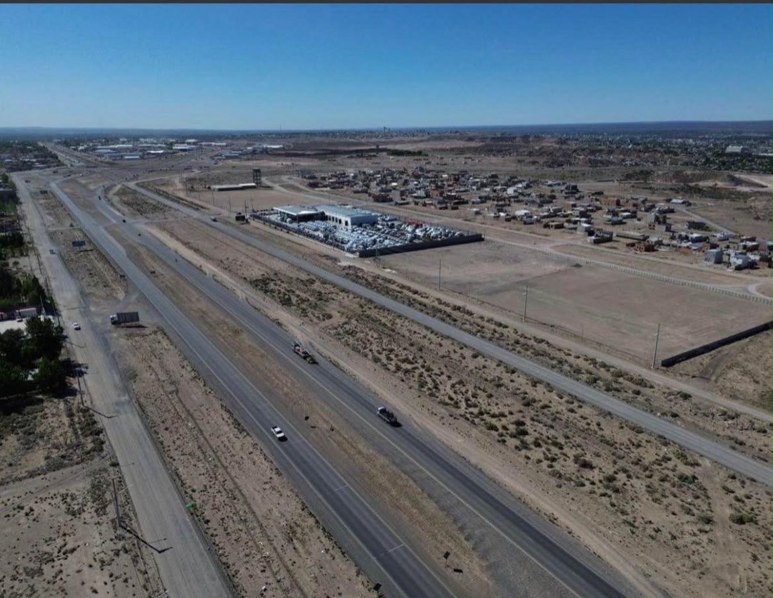 Terreno en Neuquén, Neuquén, Argentina 4 - 18733692