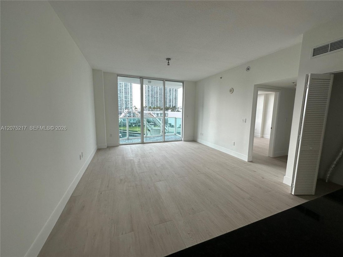 Condo in Miami, Florida, United States 5 - 18736631