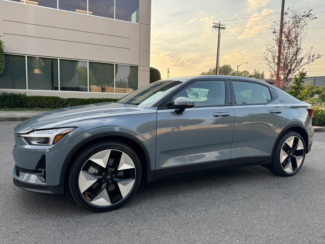 Coupe in Bellevue, WA, United States 5 - 18733894