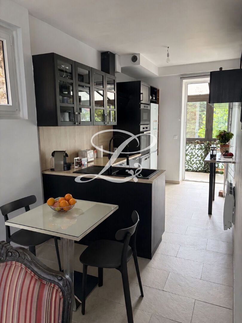 Appartamento a Napoleone, Maisons-Laffitte, Francia 2 - 18733478