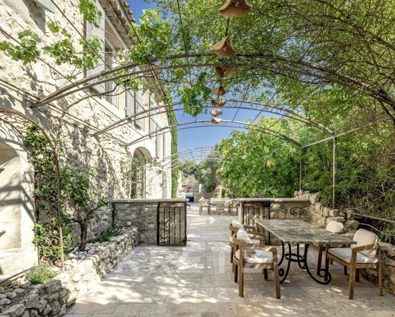 Country House in Saint-Rémy-de-Provence, Provence-Alpes-Côte d'Azur, France 2 - 18737833