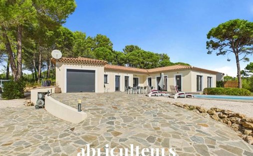 Casa a Bagnols-en-Forêt, Provenza-Alpi-Costa Azzurra, Francia 1