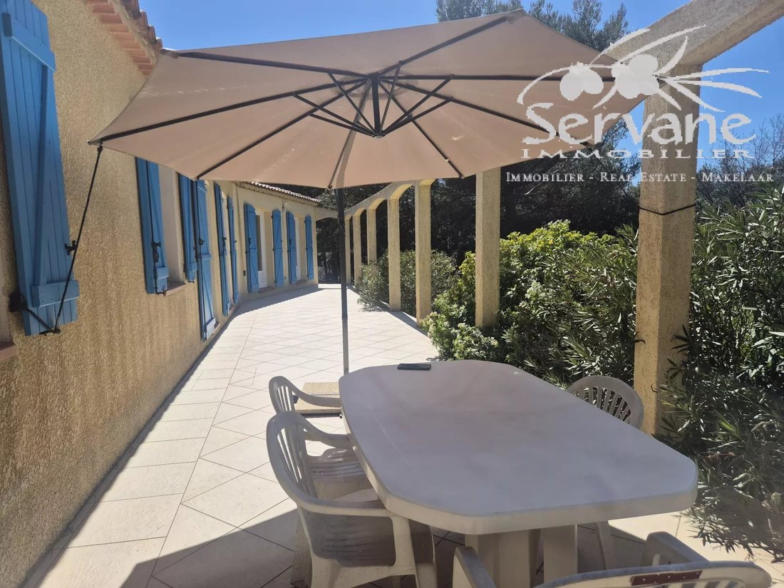 Villa in Tavernes, Provence-Alpes-Côte d'Azur, France 4 - 17629658