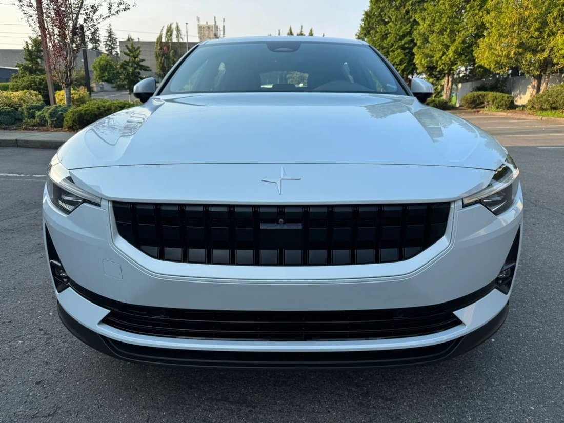 Coupe in Bellevue, WA, United States 3 - 18733867