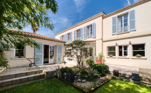Haus in Bourg, Aytre, Frankreich 1