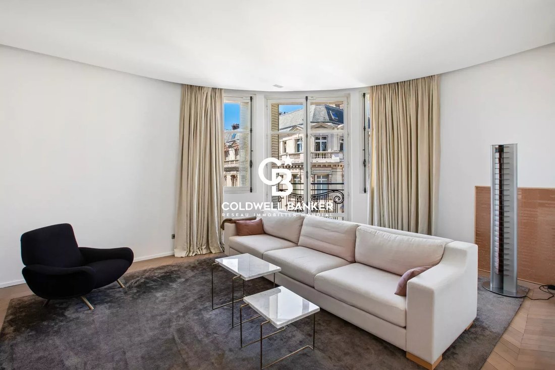 Apartment in Porte Dauphine, Paris 16e Arrondissement, Paris 3 - 18733647