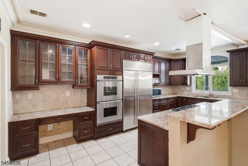 House in Marlboro Township, New Jersey, United States 4 - 18735385