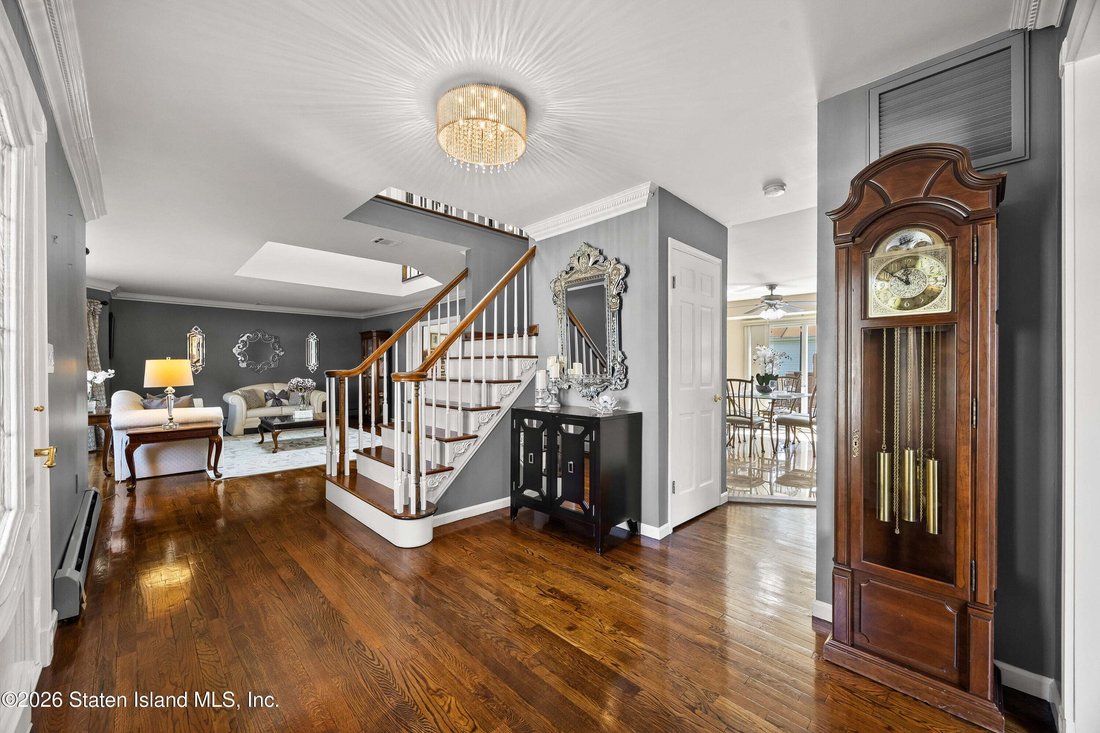 House in New York, New York, United States 5 - 18718254