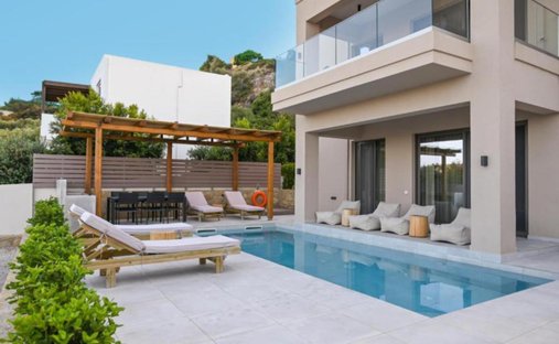 Villa in Platanias, Greece 1