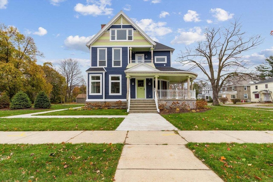 Muskegon, Michigan, United States 2 - 18734935