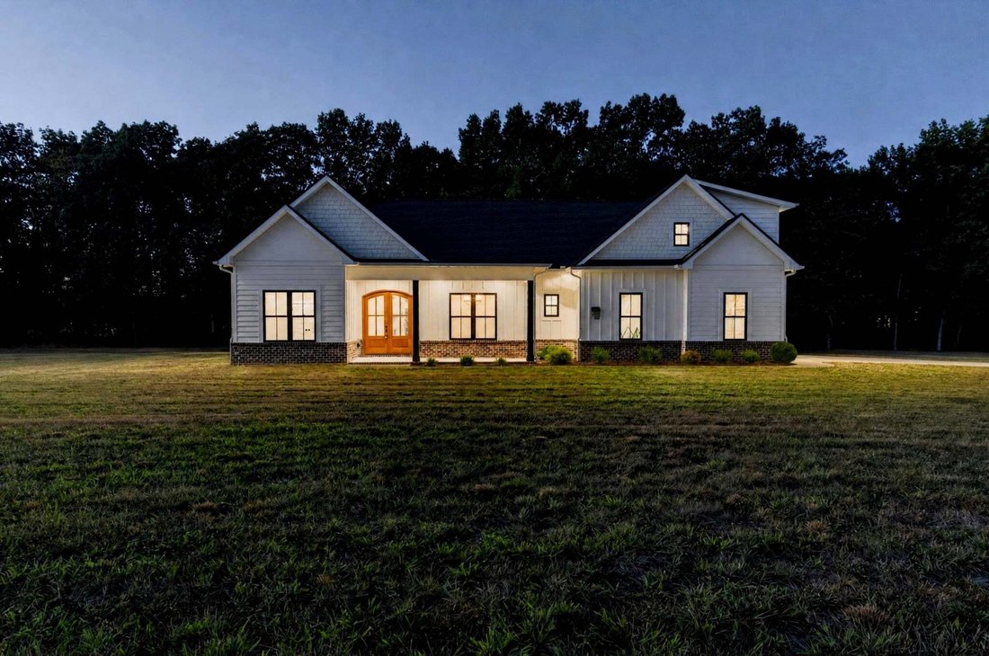 House in Tullahoma, Tennessee, United States 1 - 18130469
