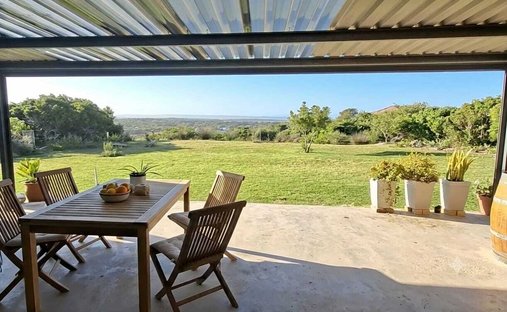 House in Marina Martinique, Eastern Cape, South Africa 1