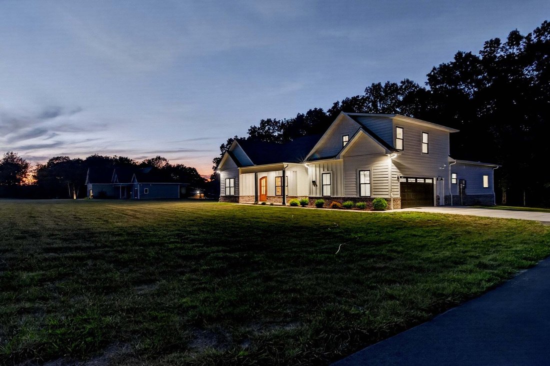 House in Tullahoma, Tennessee, United States 4 - 18130469