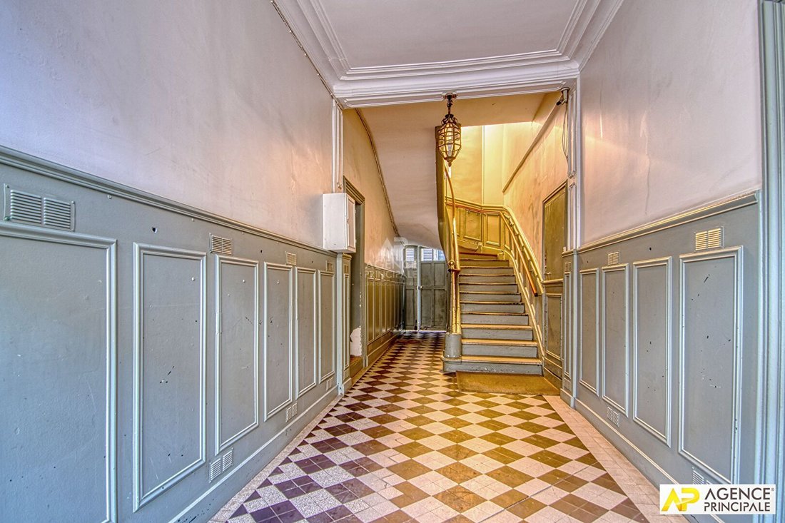 Apartment in Domaine National du Château, Versailles, France 5 - 18733442