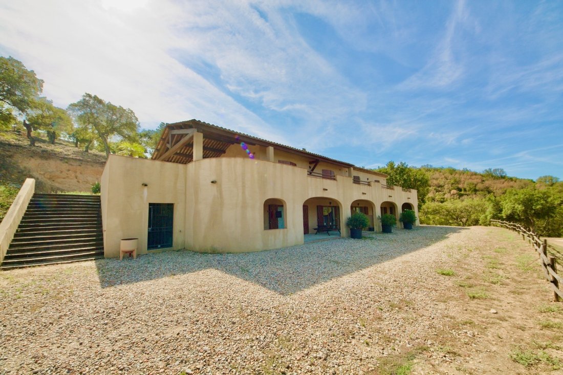 Casa en Le Plan-de-la-Tour, Provenza-Alpes-Costa Azul, Francia 2 - 18733533