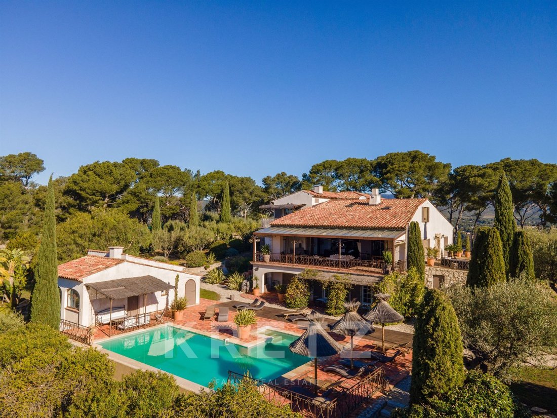 Villa à La Cadière-d'Azur, Provence-Alpes-Côte d'Azur, France 2 - 18733726