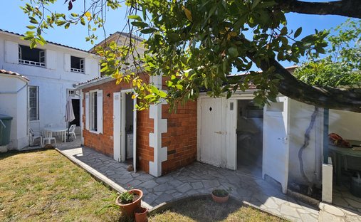 House in Le Fief-La Garenne, Royan, France 1