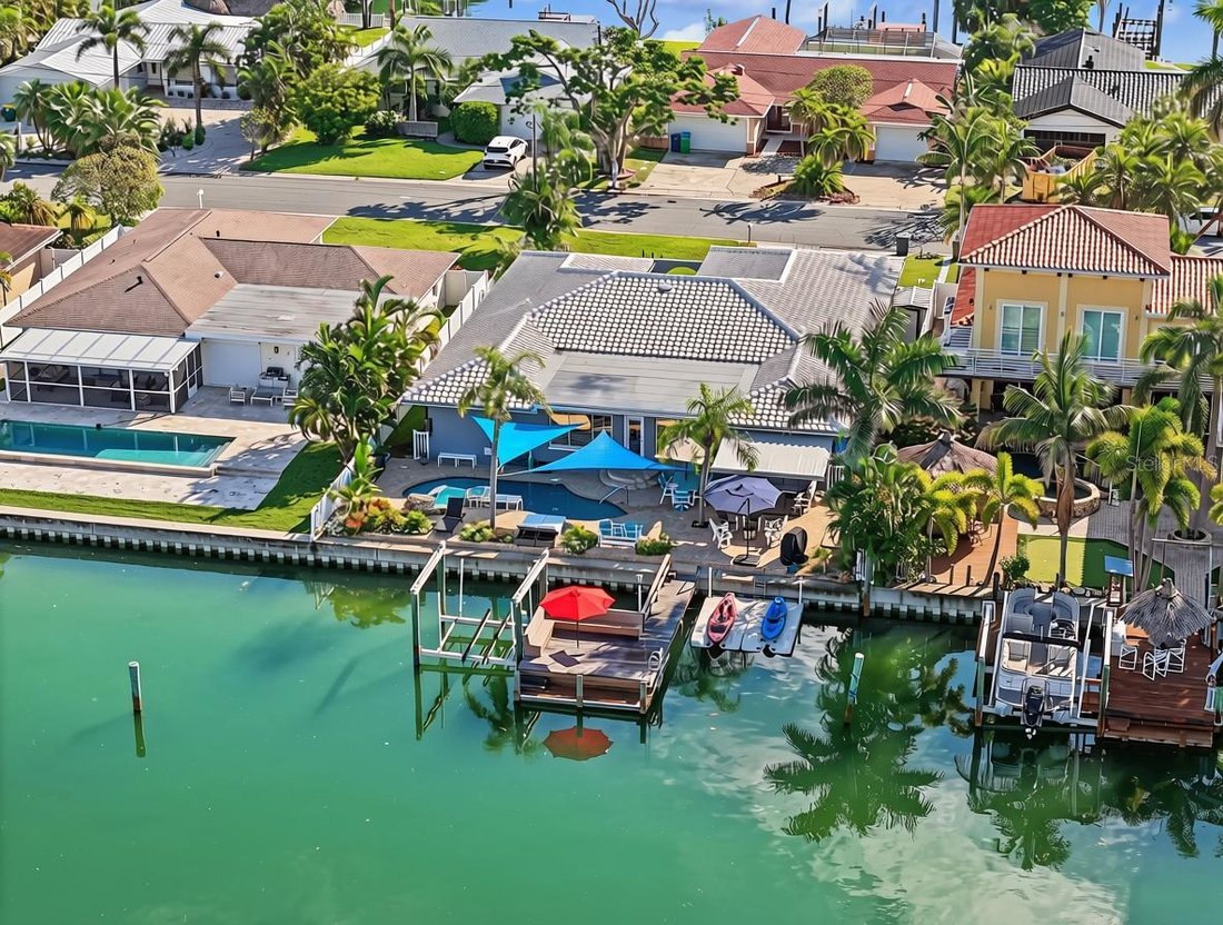 Casa a St. Pete Beach, Florida, Stati Uniti 1 - 18735129