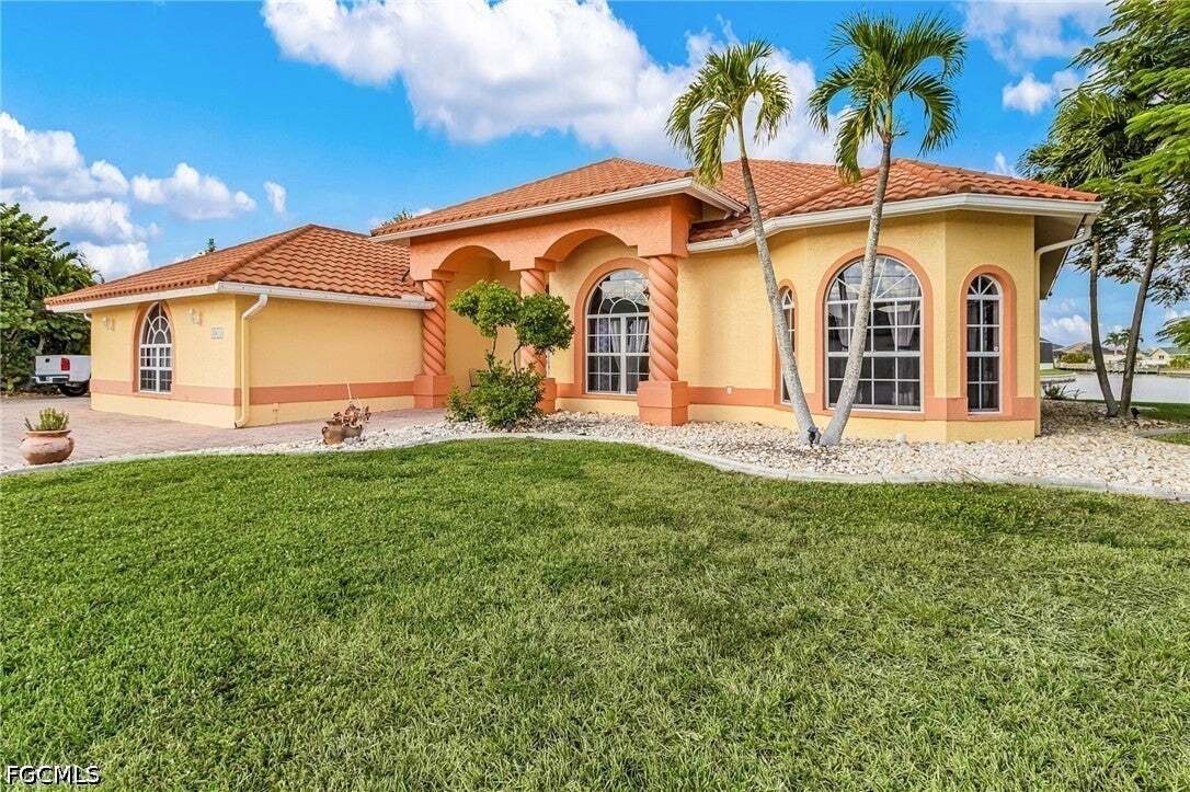 House in Cape Coral, Florida, United States 2 - 18735903