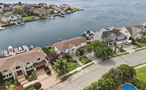 Casa en Massapequa Park, Nueva York, Estados Unidos 1