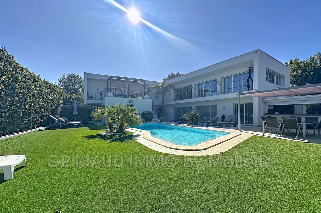 Villa in Centre Ville, Cogolin, France 4 - 18733216