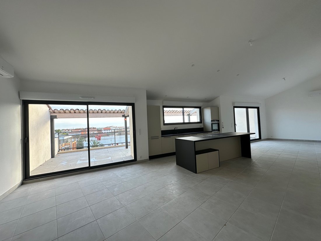Appartamento a La Londe-les-Maures, Provenza-Alpi-Costa Azzurra, Francia 3 - 18733666