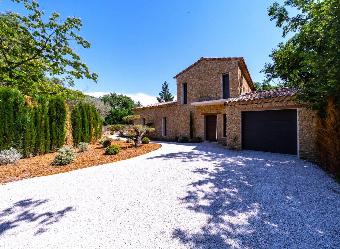 House in Gordes, Provence-Alpes-Côte d'Azur, France 1 - 18736857