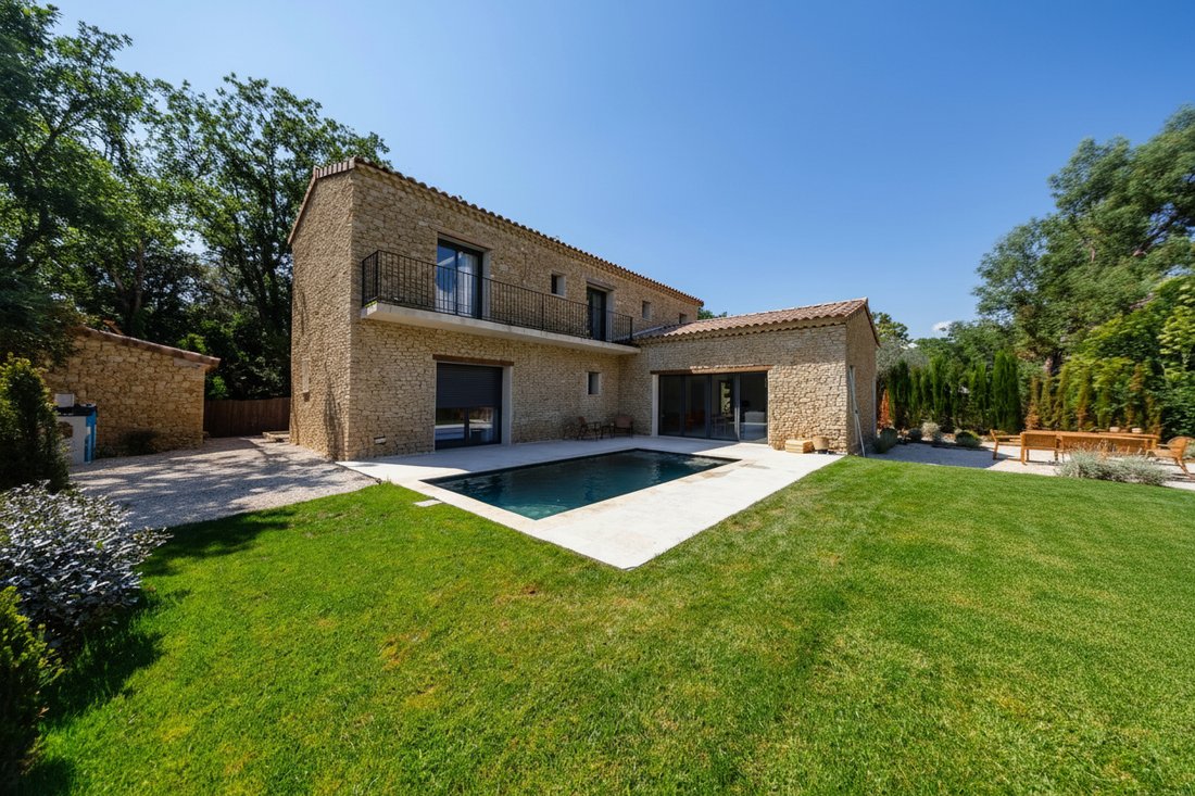 House in Gordes, Provence-Alpes-Côte d'Azur, France 2 - 18736857